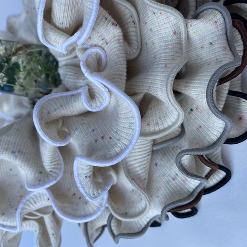 ナチュラルメロウ/つぶつぶ生地のフリルスタイ スタイ・よだれかけ