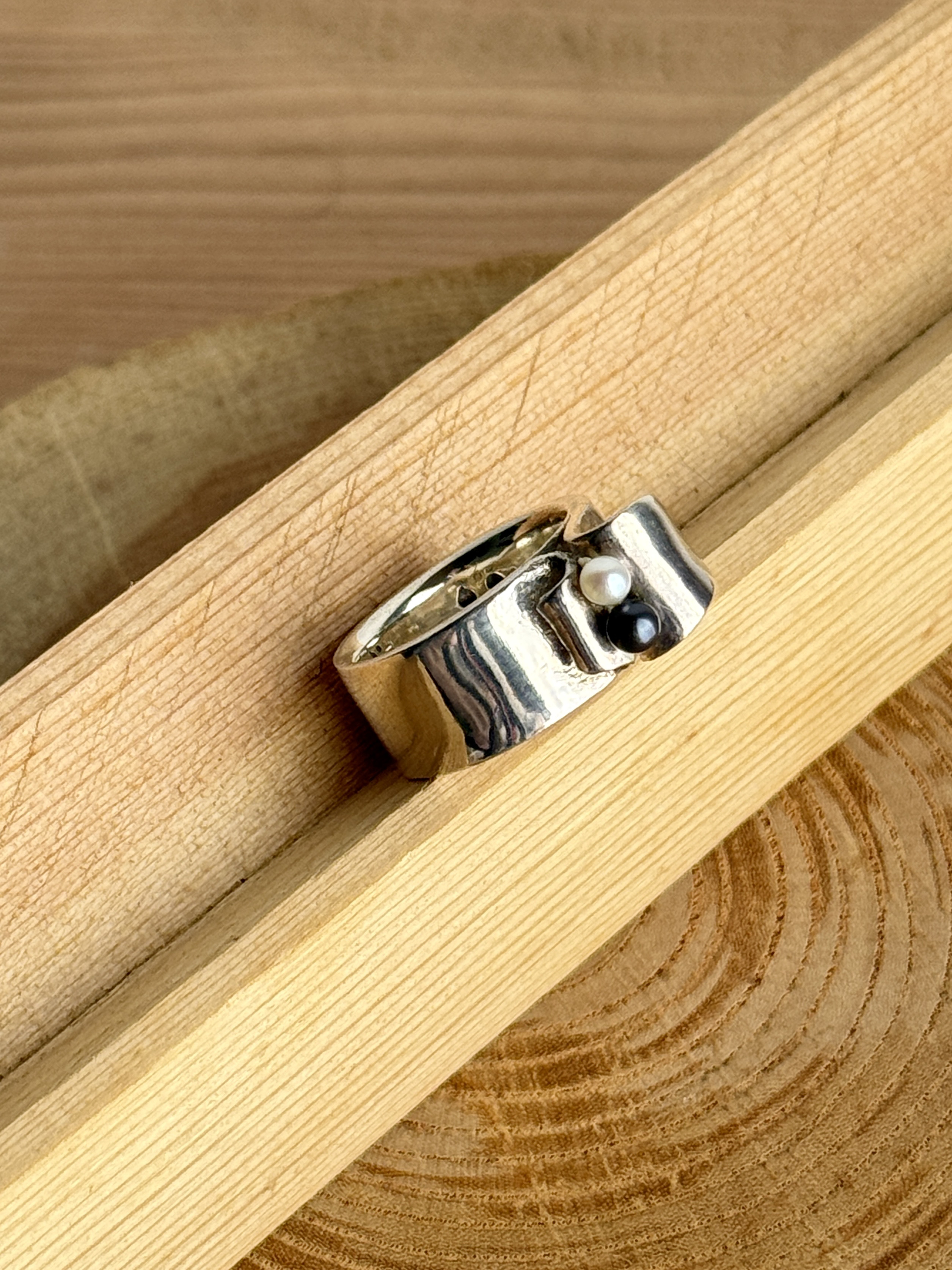 純銀くるりん本パールリング