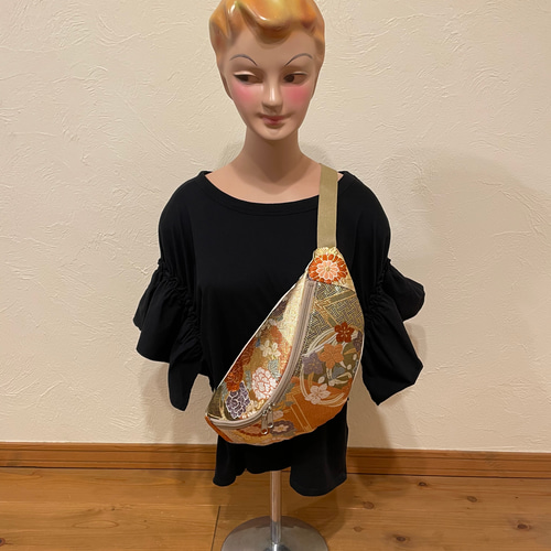 再販　袋帯　帯リメイクバッグ　ボディバッグ 帯リメイクバッグ ボディバッグ 帯バッグ ウエストポーチ クロス