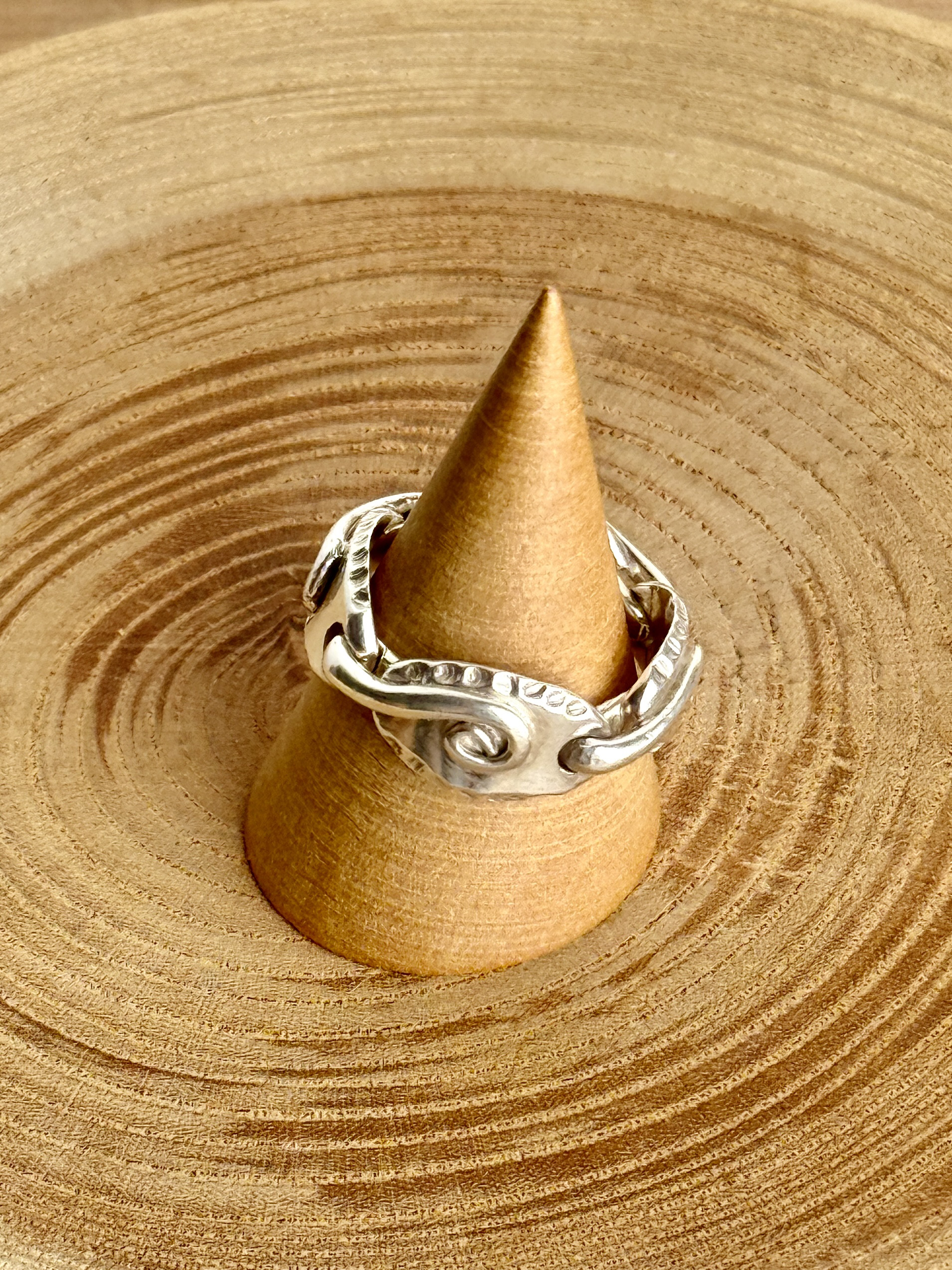 純銀くるりん稼働リング