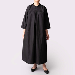 生地が選べるリネン&コットン【胸元ファスナー、スタンドカラーのワンピース】SMLオーダー　ブラック 2枚目の画像