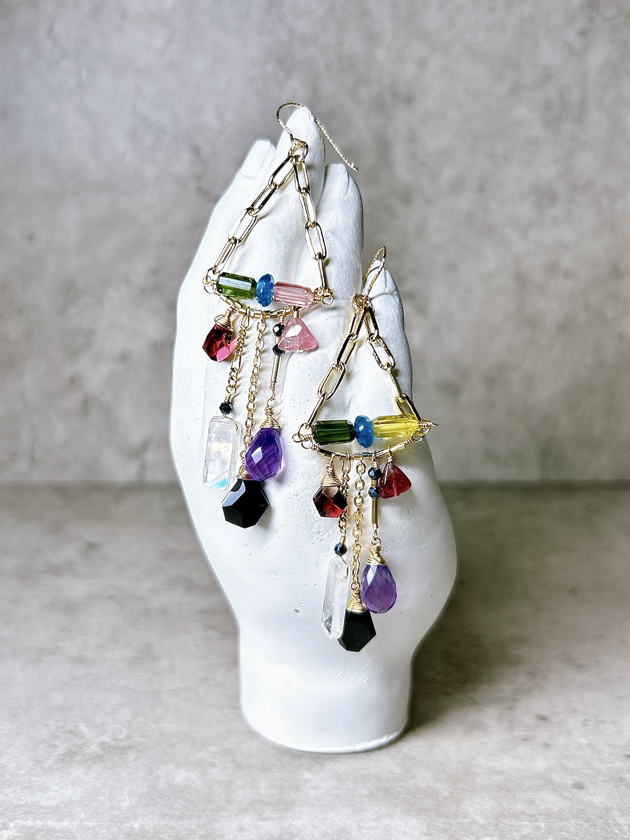 一点物14kgf☆視線を集める大人の色遊び☆アシンメトリーなトルマリンと天然石のカラフルシャンデリアピアス