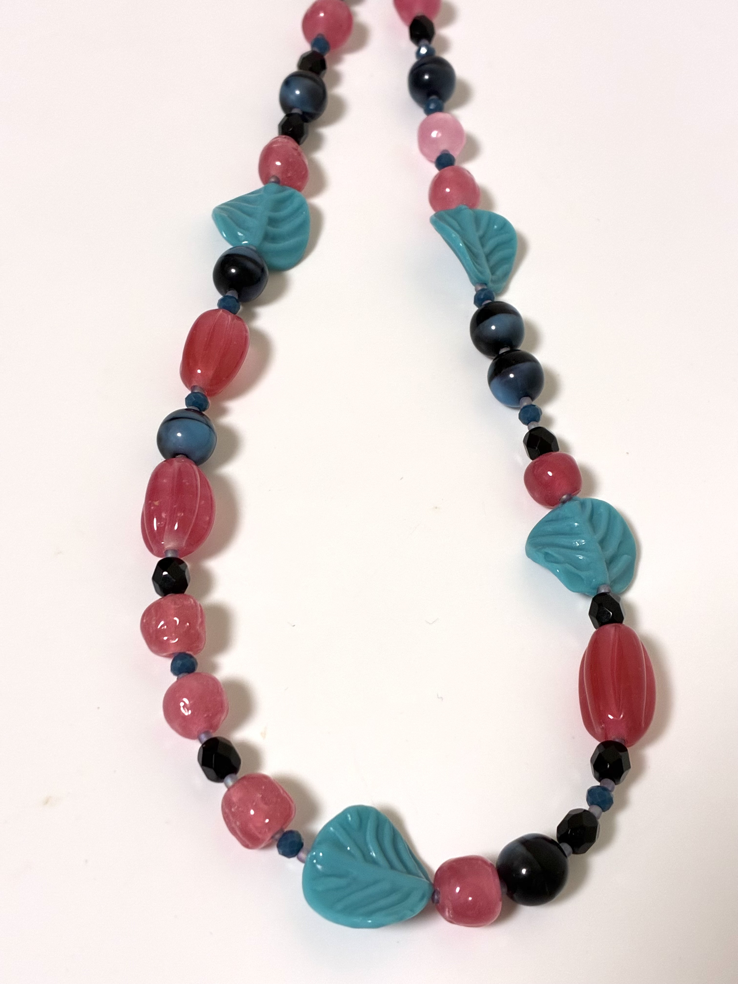 ヨーロッパビーズネックレス