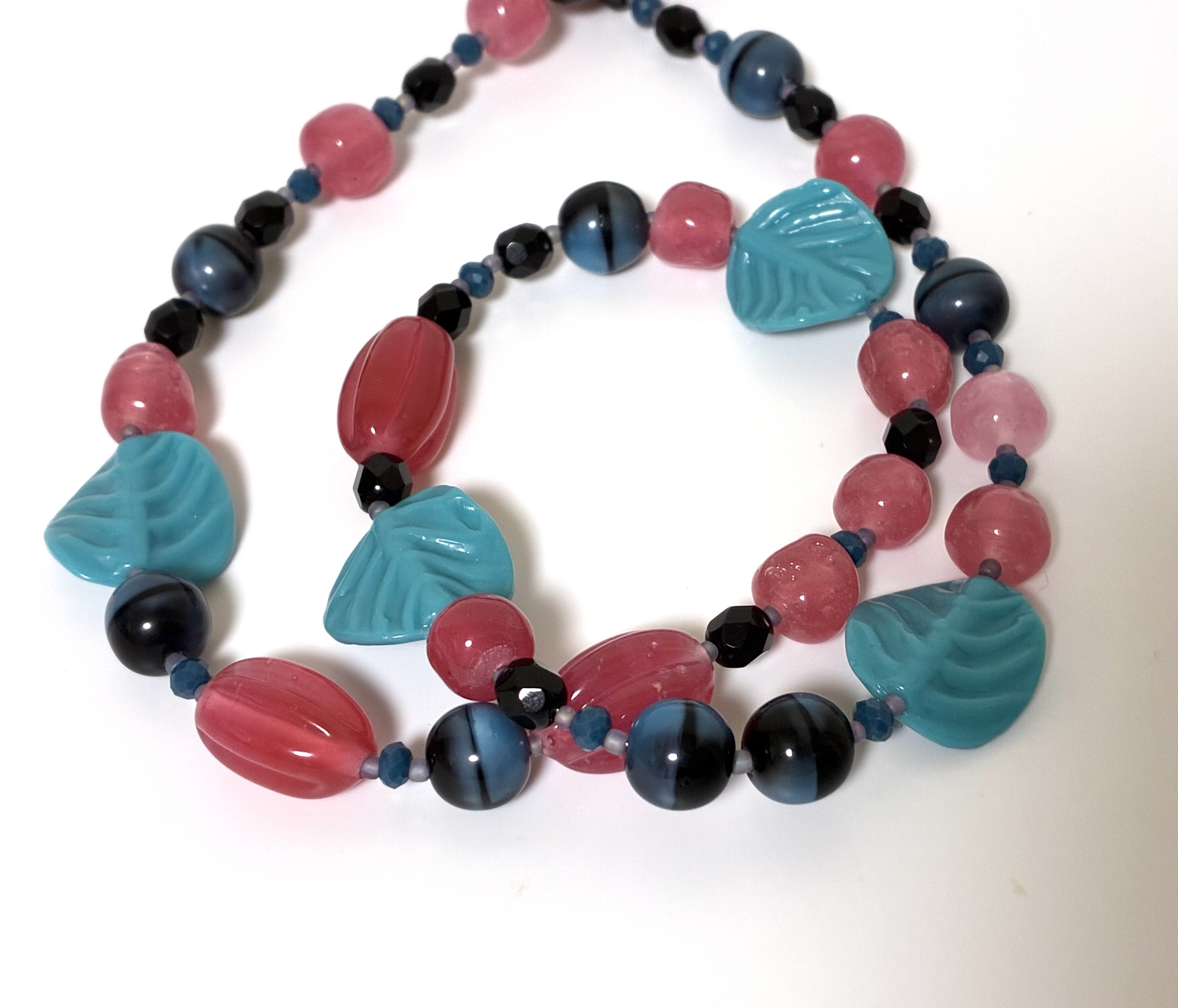 ヨーロッパビーズネックレス