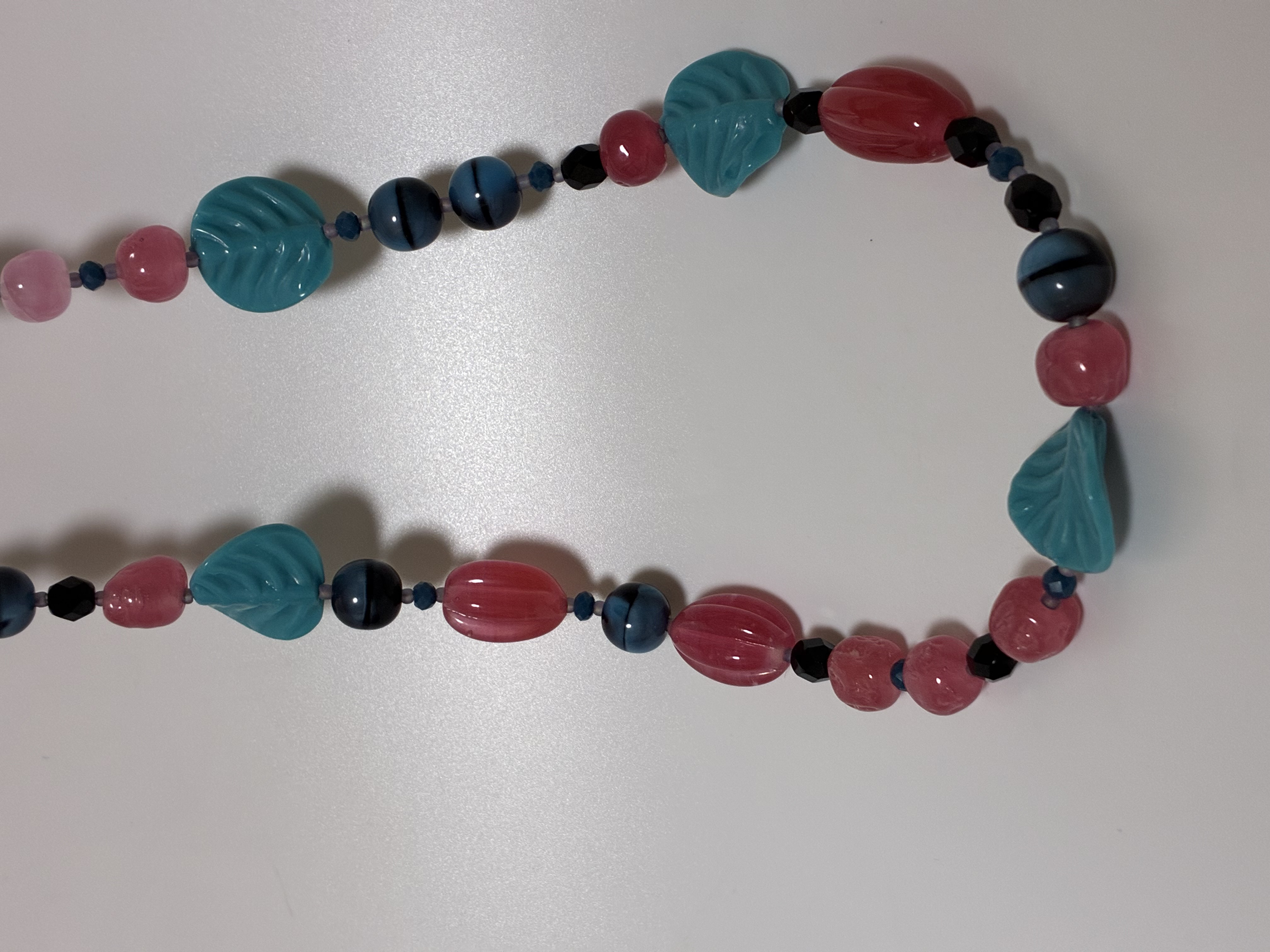 ヨーロッパビーズネックレス