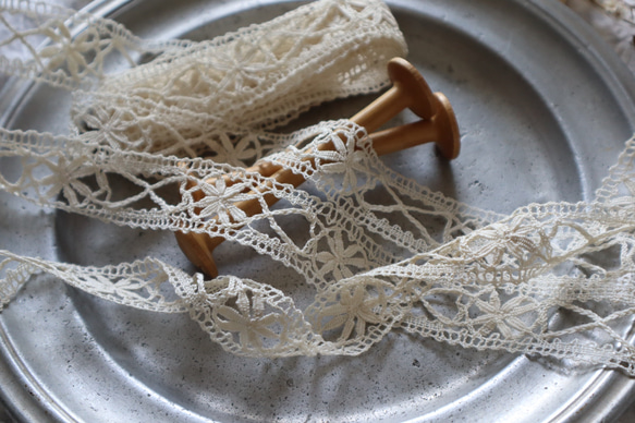 フランス 60㎝ アンティーク PUYボビンレース C1096 ナチュラル 2枚目の画像