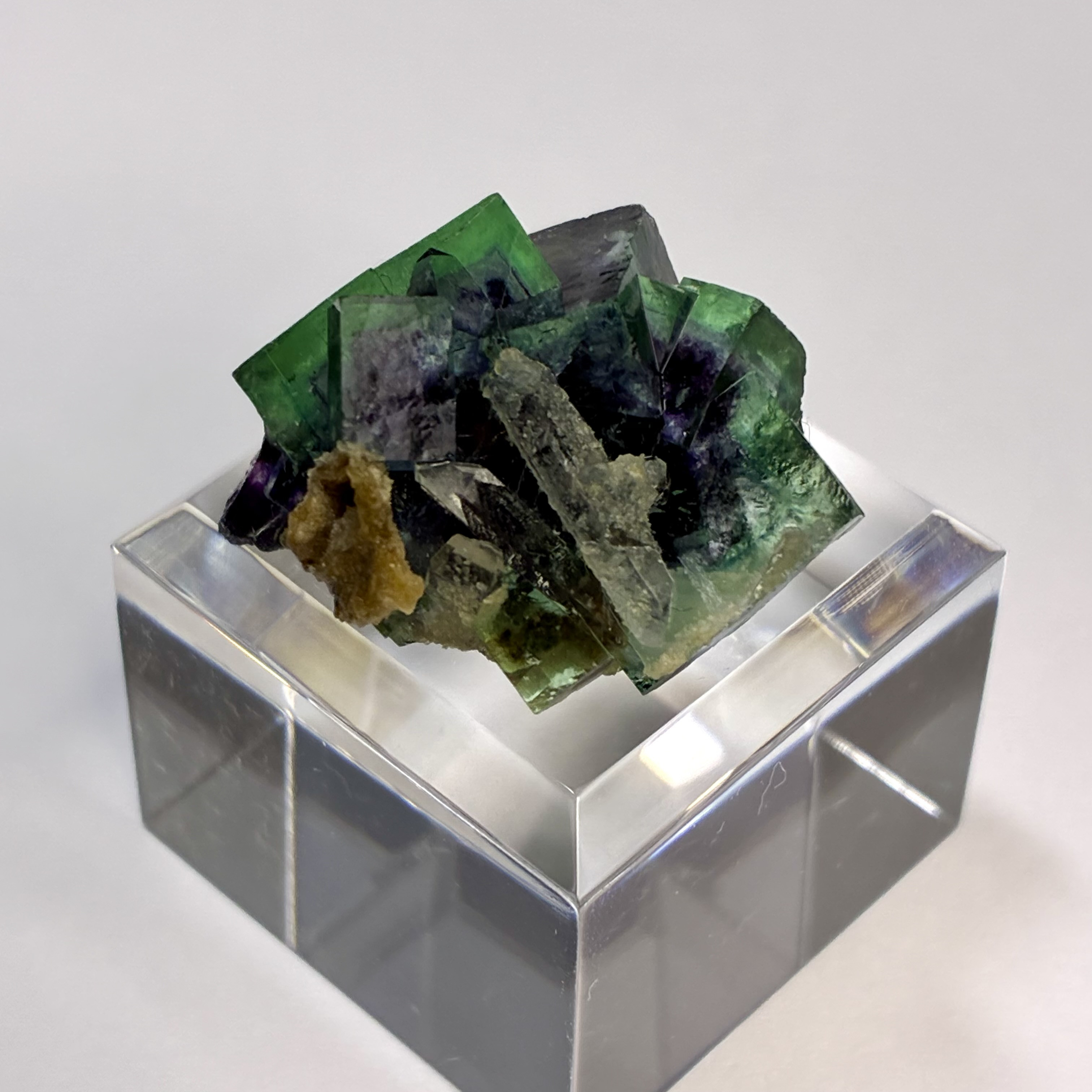 内モンゴル産フローライト 【一点物】 原石 鉱物 天然石 (No.1680) 10,440円