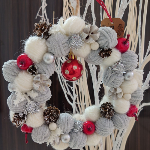 【販売済】毛糸玉リース★クリスマス 販売済】毛糸玉リース☆クリスマス クラフト 手作り リース キットの