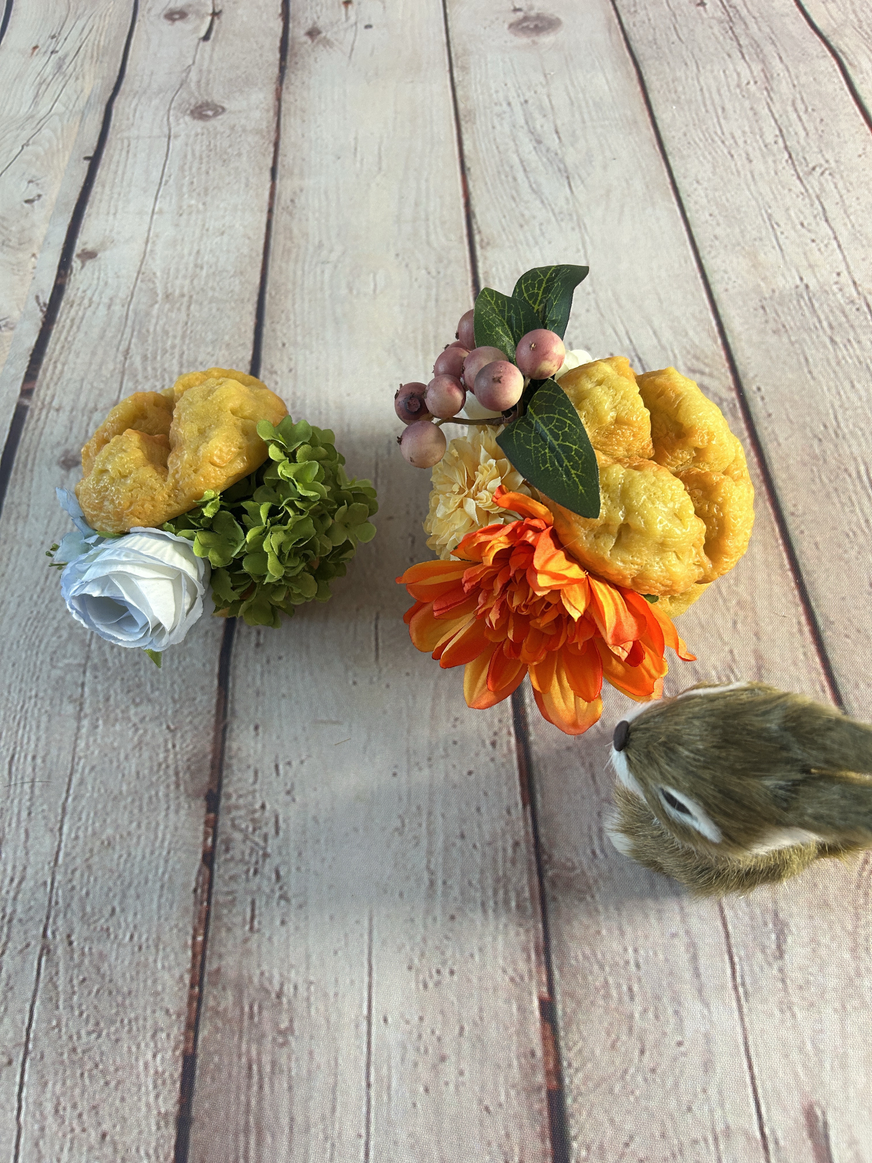 【送料無料】【簡易ラッピング無料】高級な造花　アーティフィシャルフラワー　シュークリームの花器アレンジ