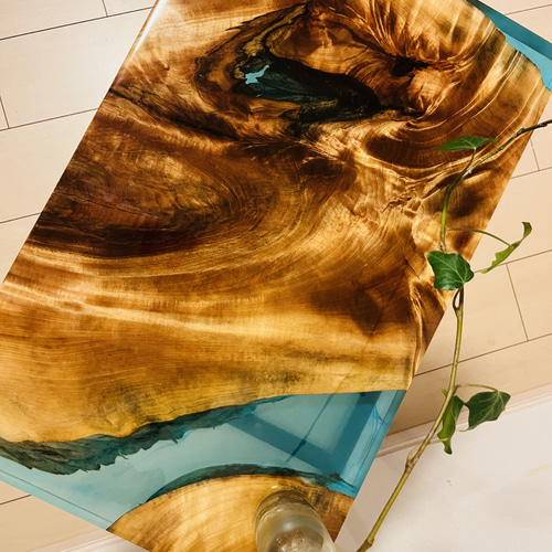 レジンテーブル　ソファテーブル　サイドテーブル　コーヒーテーブル　栃の木 サイドテーブル レジンテーブル ソファテーブル リバーテーブル 栃