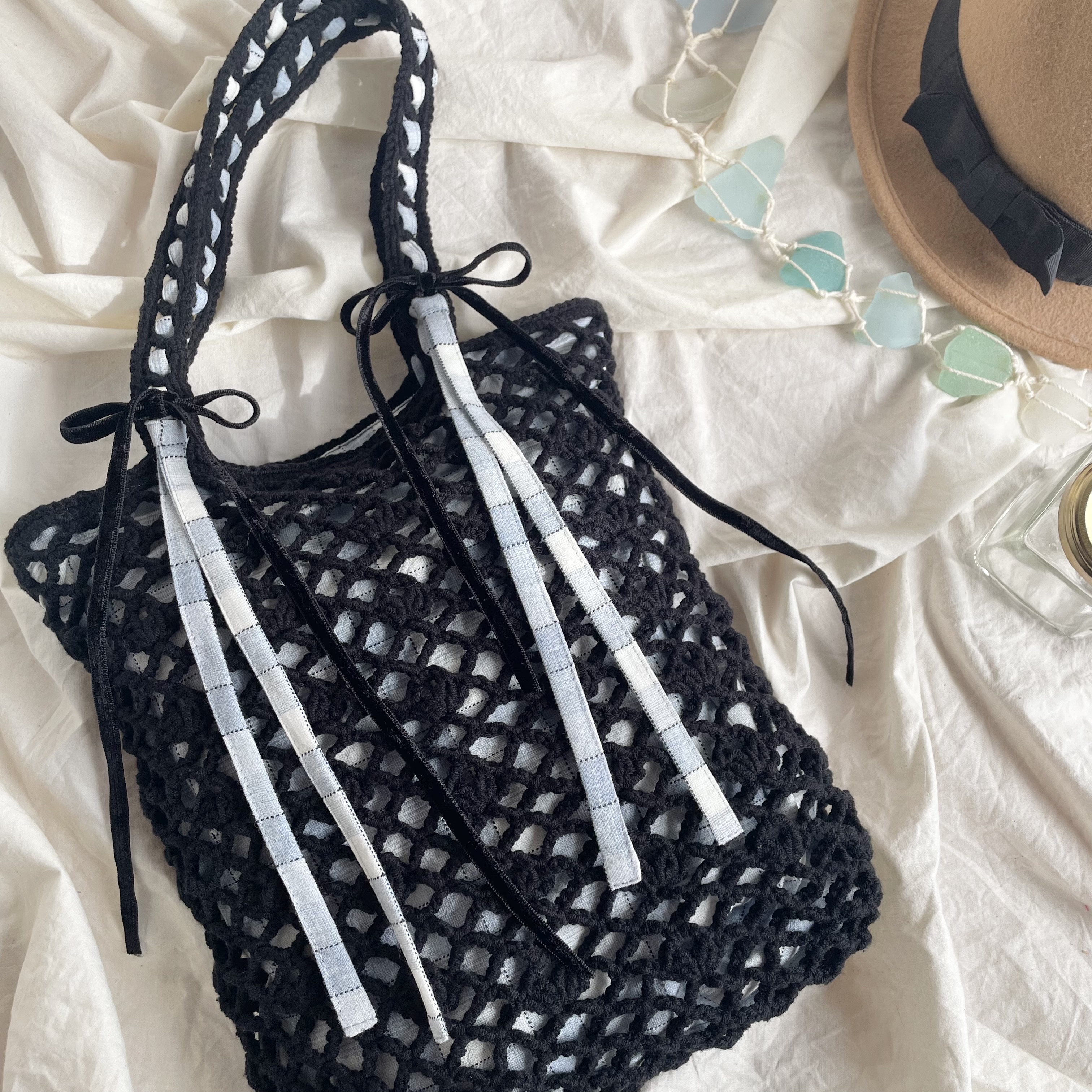 チェックの生地を合わせた、かぎ針編みのネットバッグ✴︎送料無料