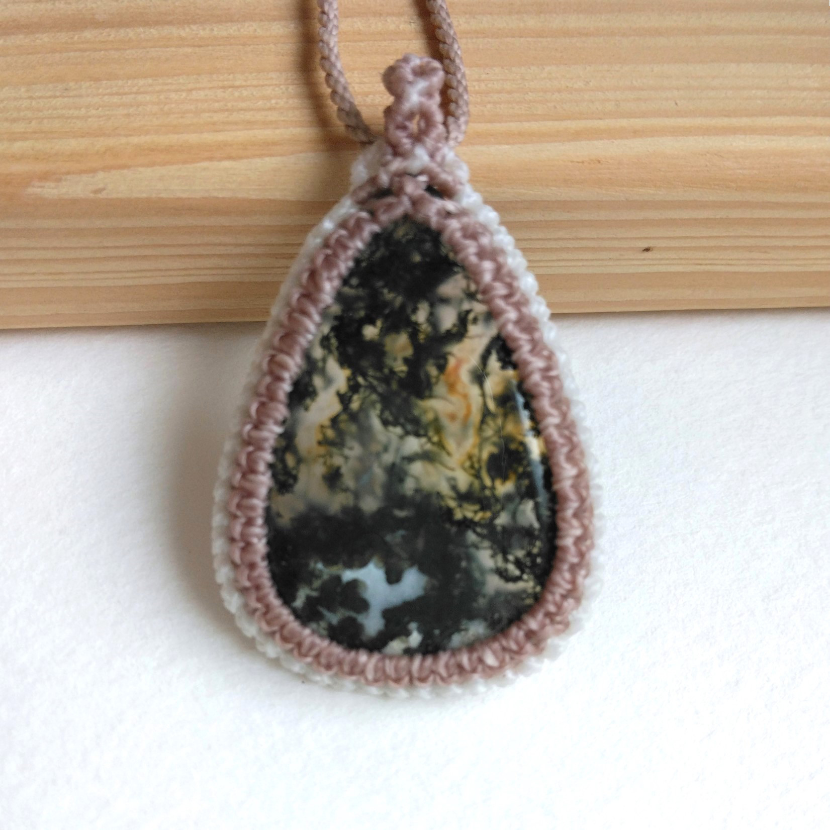 天然石ペンダント　モスアゲート　マクラメ編み　MP31