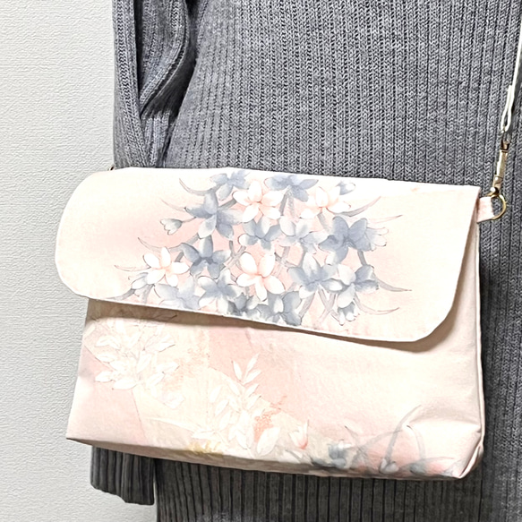 着物リメイク　ショルダーバック　斜めがけポシェット　ハンドメイド　【小径】22 2枚目の画像