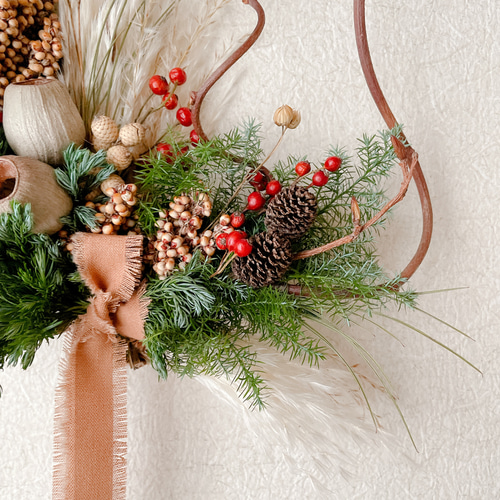 クリスマス ドライフラワーのリース 針葉樹 ベル つる スワッグ riisi