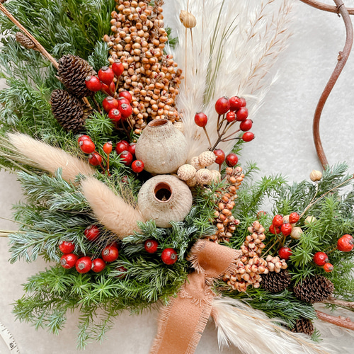 クリスマス ドライフラワーのリース 針葉樹 ベル つる スワッグ riisi
