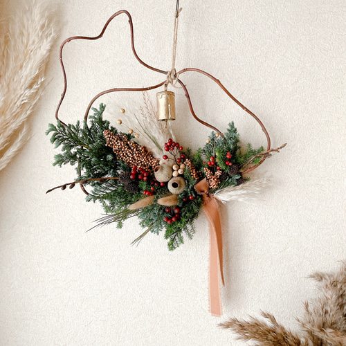 クリスマス ドライフラワーのリース 針葉樹 ベル つる スワッグ riisi
