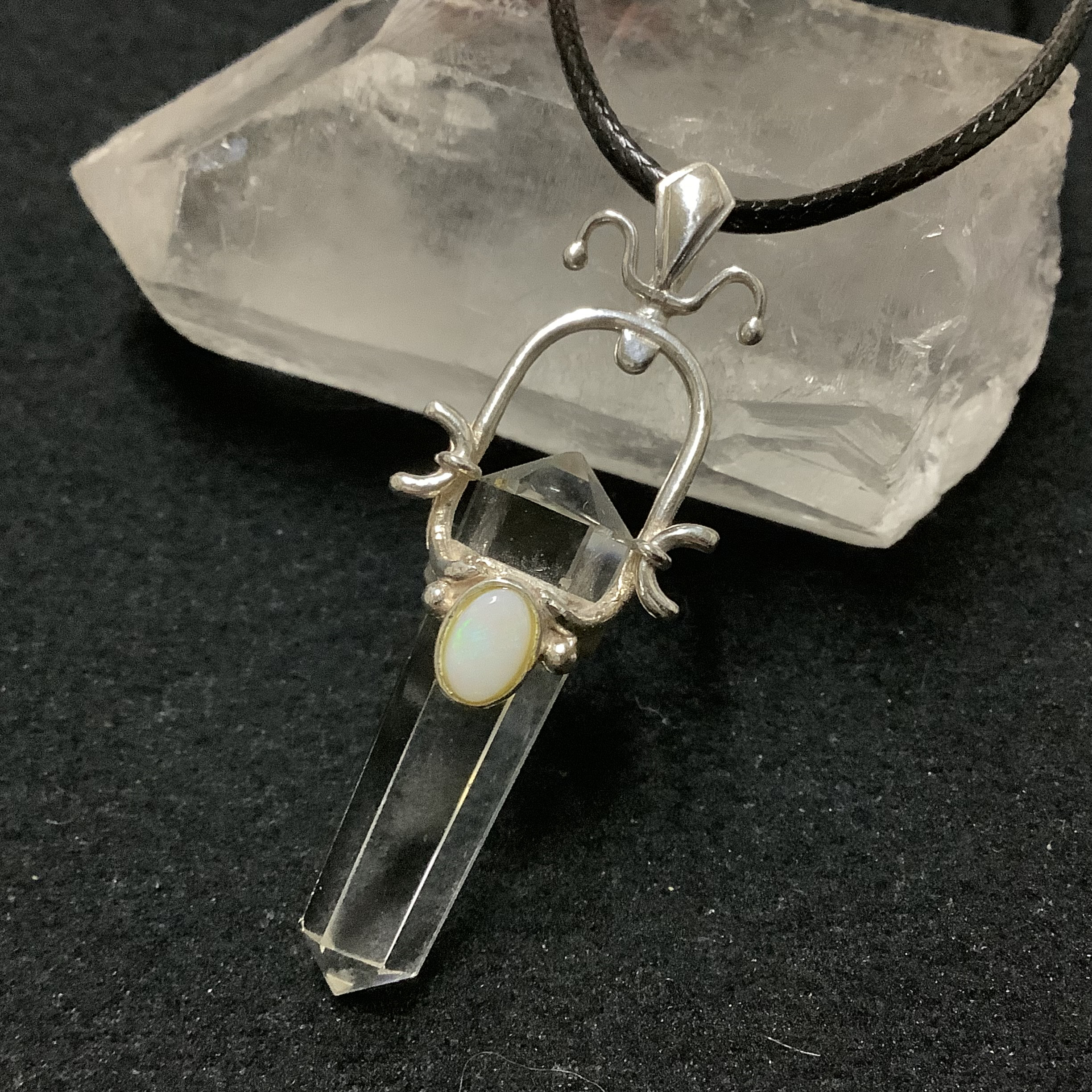 一点物☆最強の浄化パワー ヒーリングストーン 天然石 両剣水晶＆オパール『持ち歩けるお守り』六角柱ネックレス