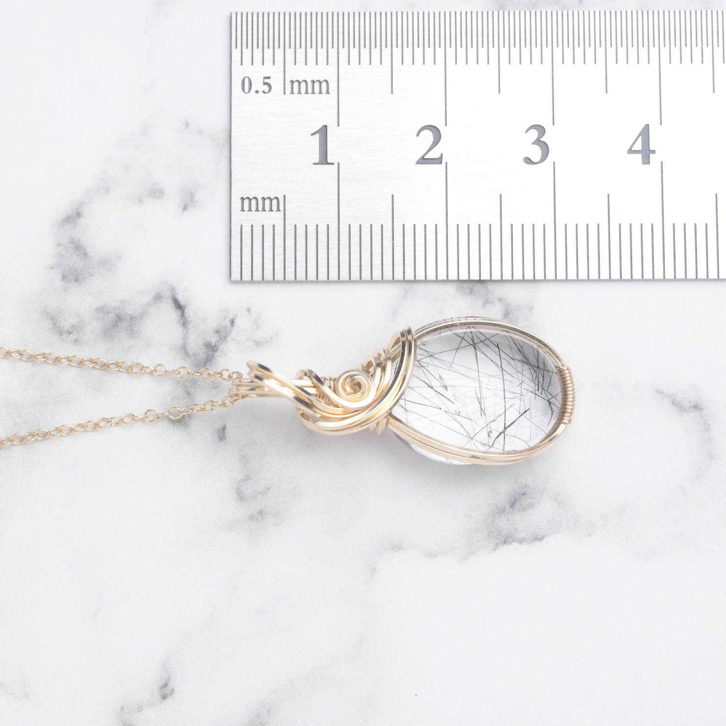 ブラックトルマリンインクォーツ ペンダントトップ  ワイヤーラッピング ネックレス 14kgf 天然石 送料無料でお届け