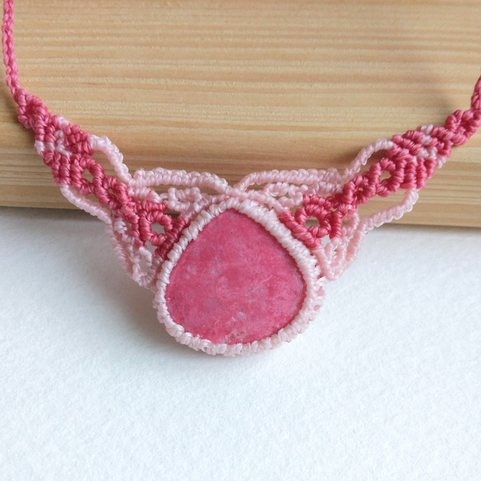 天然石ネックレス　チューライト　マクラメ編み　MN2