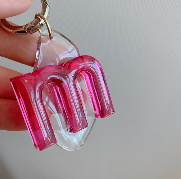 全12色　ビビット　うねうね×イニシャルキーホルダーアルファベットチャーム☆/推し活/お祝い　 2枚目の画像