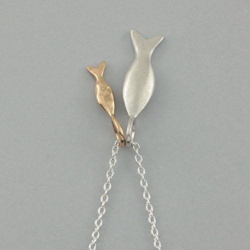 K18 シルバーお魚ネックレス】コンビ バイカラー 魚好き ユニーク