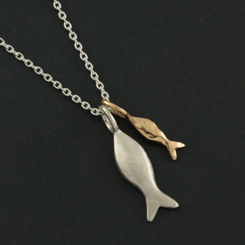 K18 シルバーお魚ネックレス】コンビ バイカラー 魚好き ユニーク