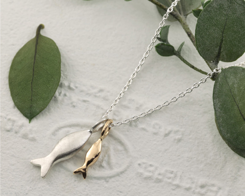 K18 シルバーお魚ネックレス】コンビ バイカラー 魚好き ユニーク