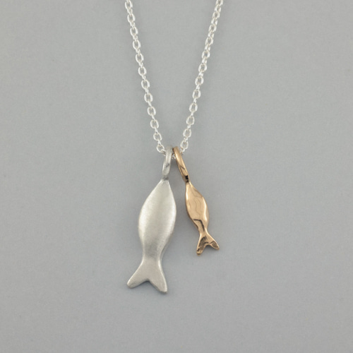 K18 シルバーお魚ネックレス】コンビ バイカラー 魚好き ユニーク