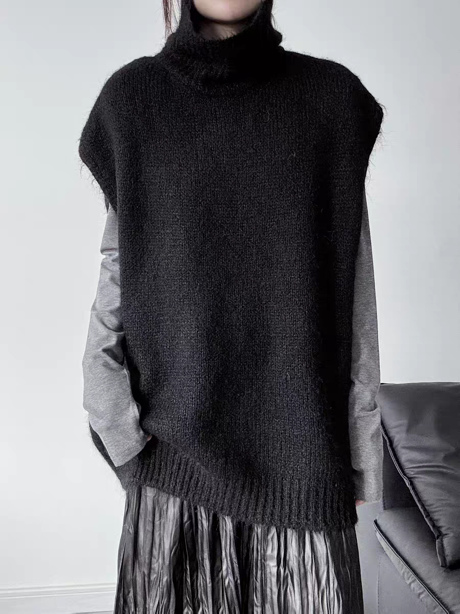 ゆったりタートルネックでふんわりあたたかい♪プルオーバーニットベスト  ブラック