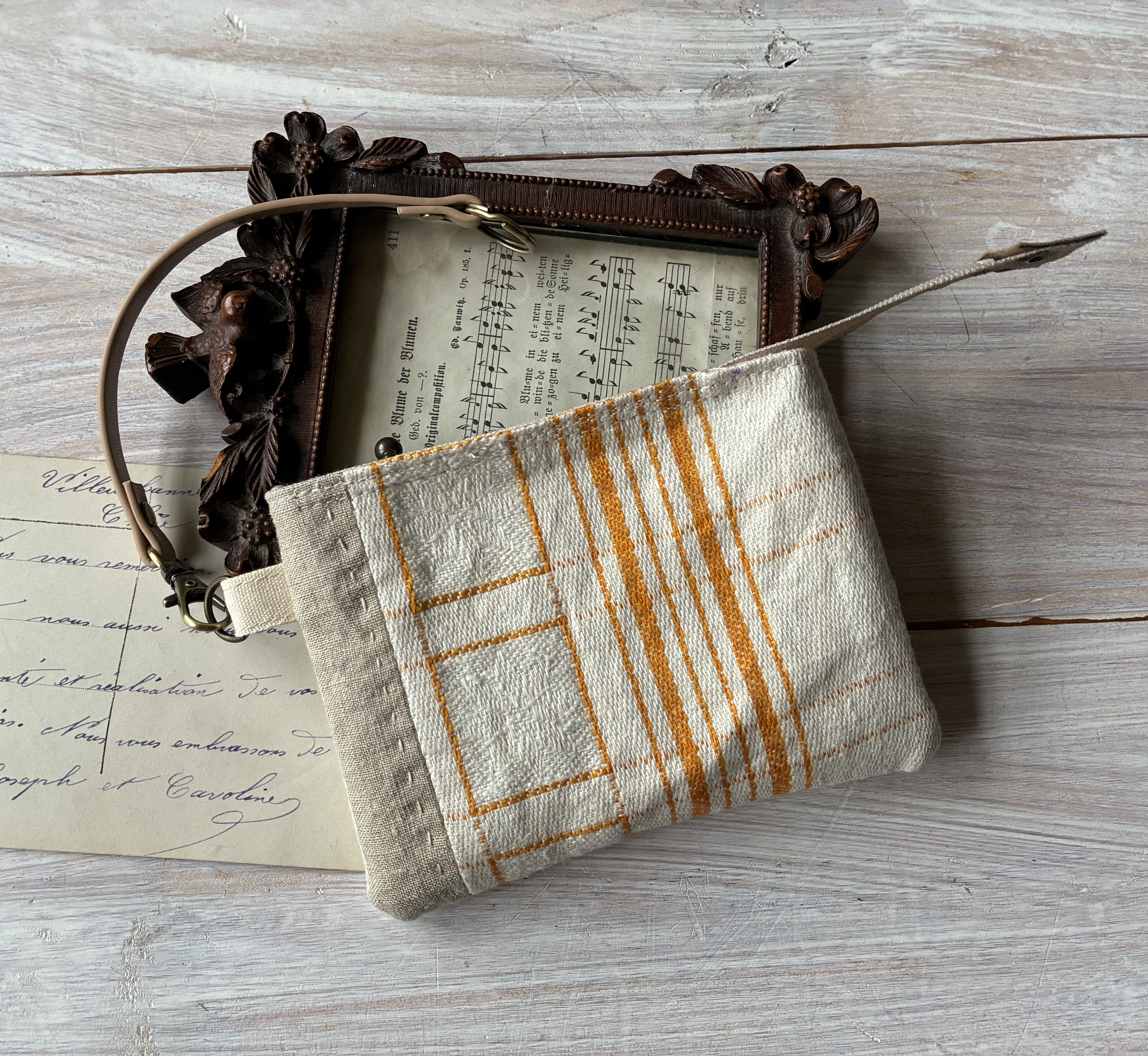 レア*アンティークリネン*黄色チェック*大き目巾着バッグ*ベルギーリネン*斜めがけ用Ⅾカン付き