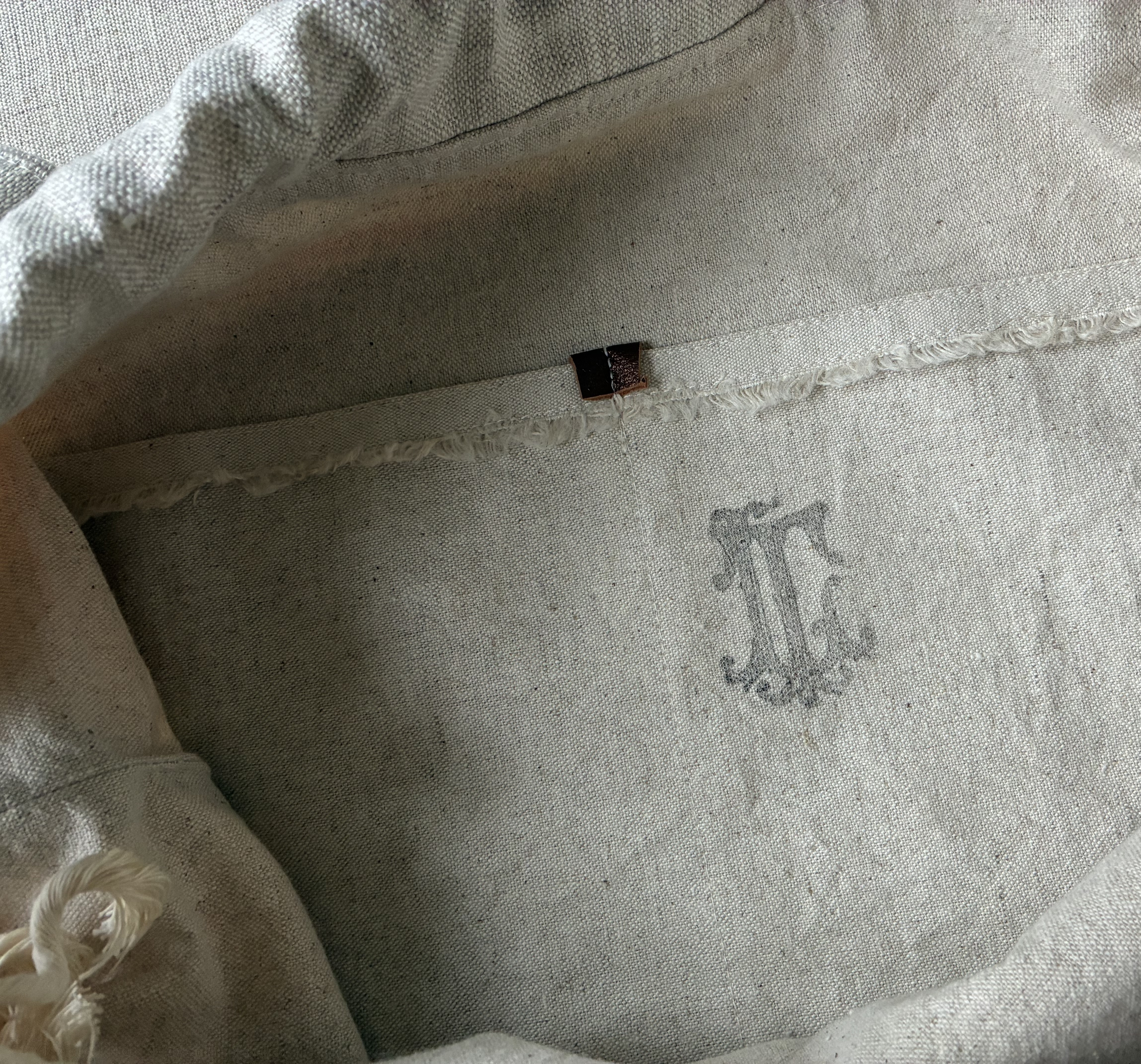 レア*アンティークリネン*黄色チェック*大き目巾着バッグ*ベルギーリネン*斜めがけ用Ⅾカン付き