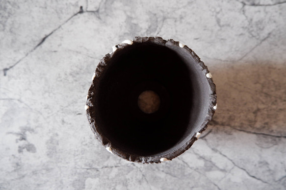 3.5号貫入白化粧捻り裂紋黒鉢304　塊根植物　多肉植物　アガベ　盆栽　植木鉢　作家鉢　沖縄 5枚目の画像