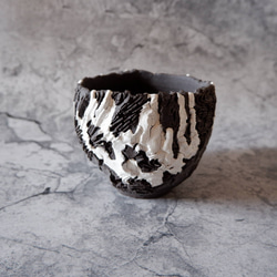 3.5号貫入白化粧捻り裂紋黒鉢304　塊根植物　多肉植物　アガベ　盆栽　植木鉢　作家鉢　沖縄 1枚目の画像