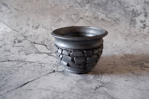 4.5号鉄砂黒裂紋鉢305　塊根植物　多肉植物　アガベ　盆栽　植木鉢　作家鉢　鉢皿　沖縄 2枚目の画像