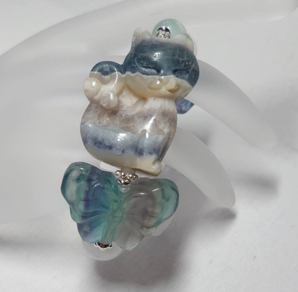 猫！可愛い！オンリーワン！フローライト ブレスレット　素敵な逸品