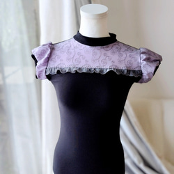 白に黒の花レースが映えるタートルネック娘役風レオタード S～Mサイズ