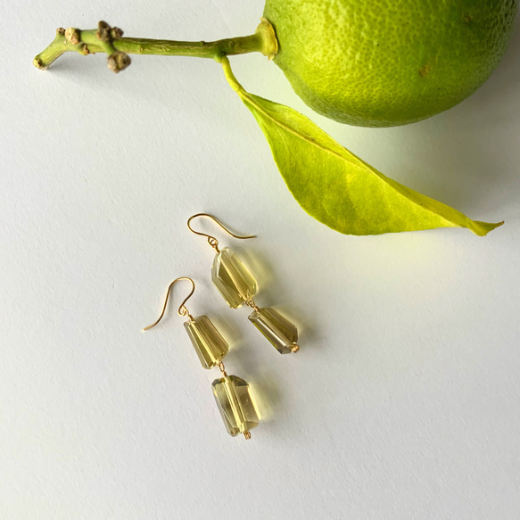 smoky yellow＊レモンクオーツ＊アシンメトリー14Kgfピアス 2枚目の画像