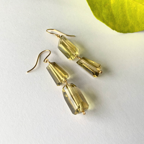 smoky yellow＊レモンクオーツ＊アシンメトリー14Kgfピアス 1枚目の画像