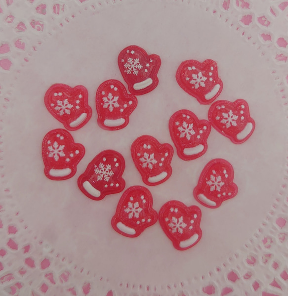 【ﾊﾝﾄﾞﾒｲﾄﾞ素材】❃デコパーツ❃ミニミニミトン12個 1枚目の画像