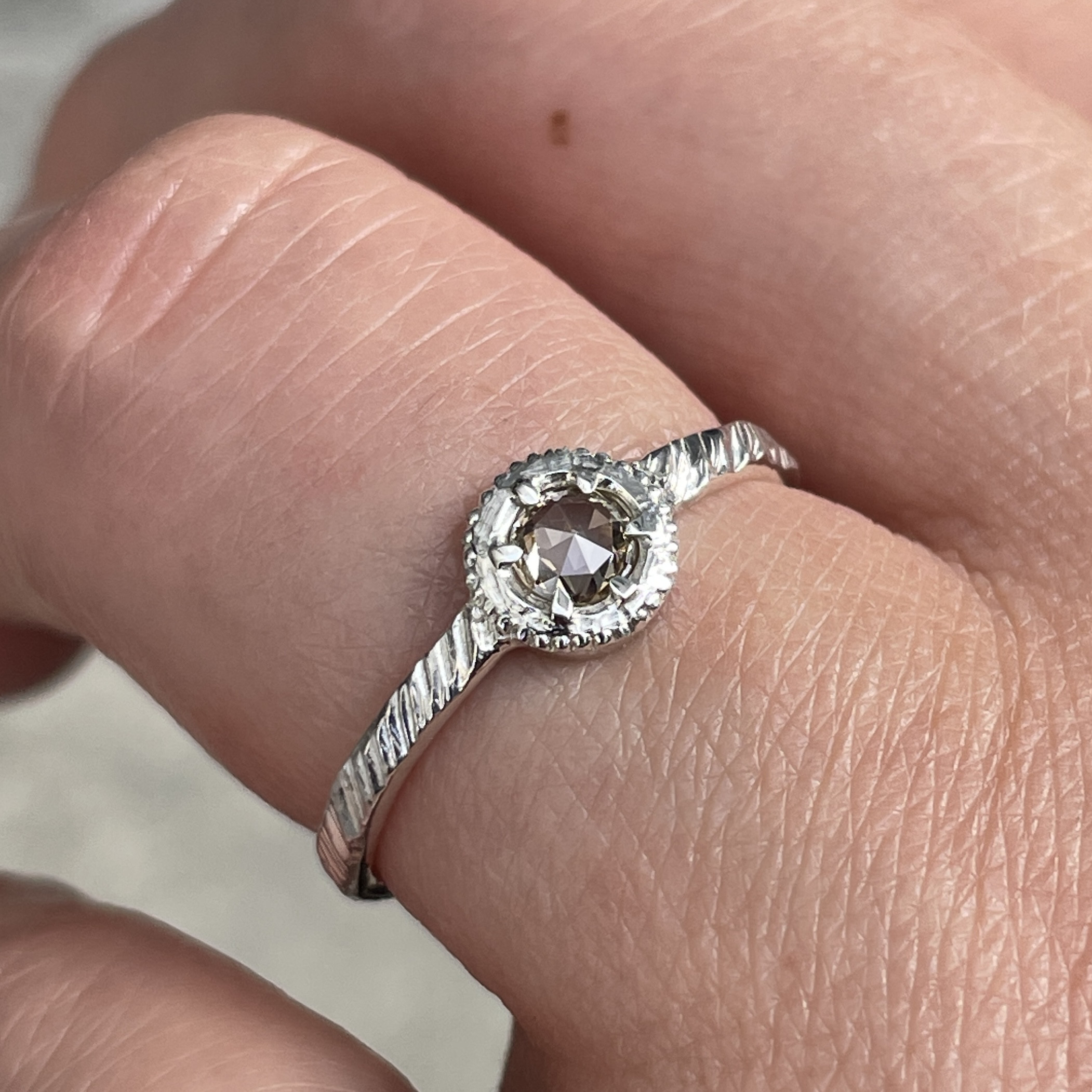 ブラウンダイヤモンド　0.21ct　ローズカット　medallion　シルバーSV925リング