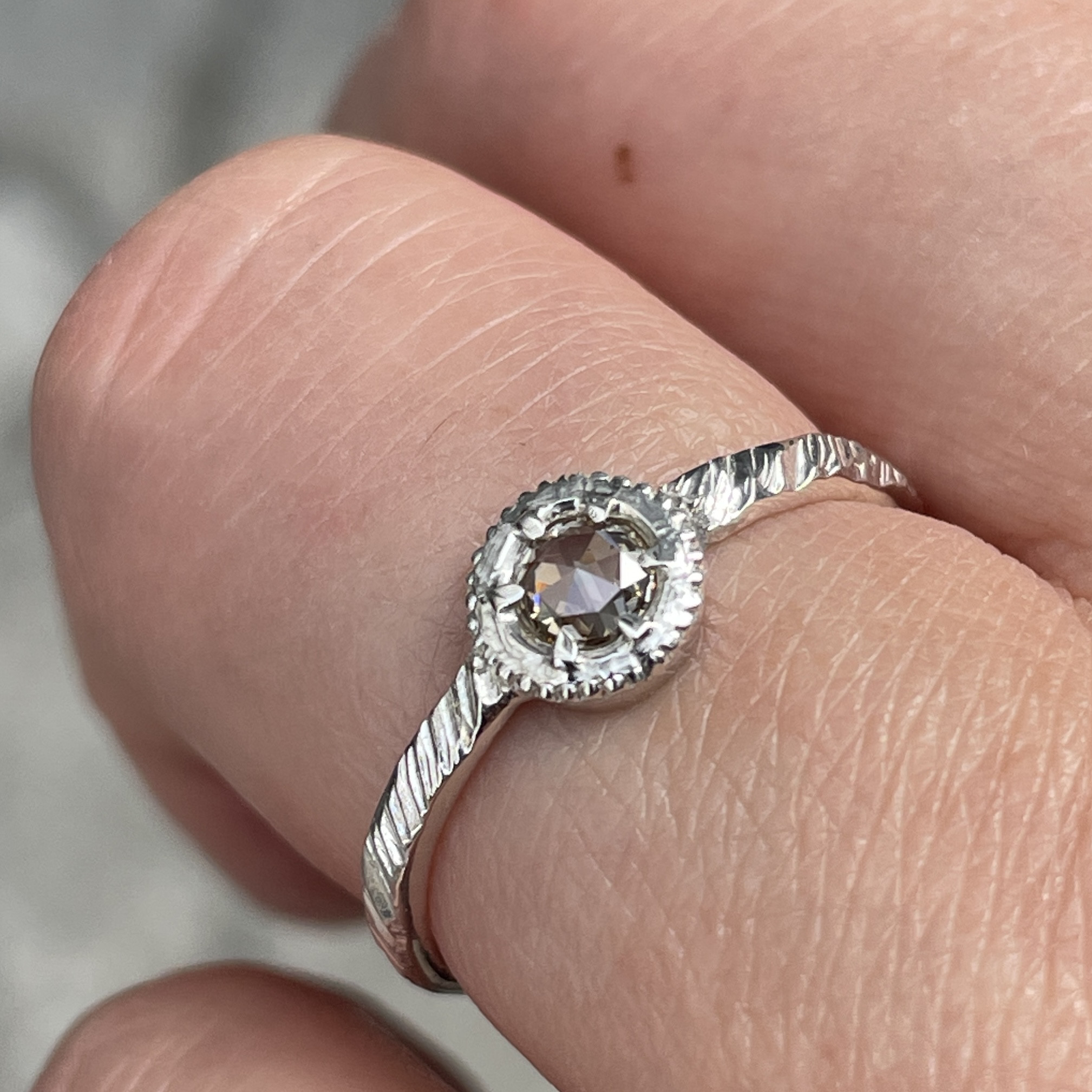 ブラウンダイヤモンド　0.21ct　ローズカット　medallion　シルバーSV925リング