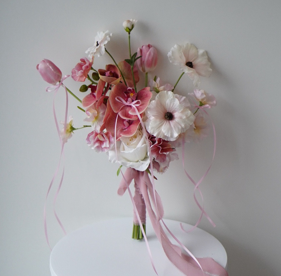 アーティフィシャルフラワーブーケ　ウェディングブーケ　クラッチブーケ　造花ブーケ ちいさめ