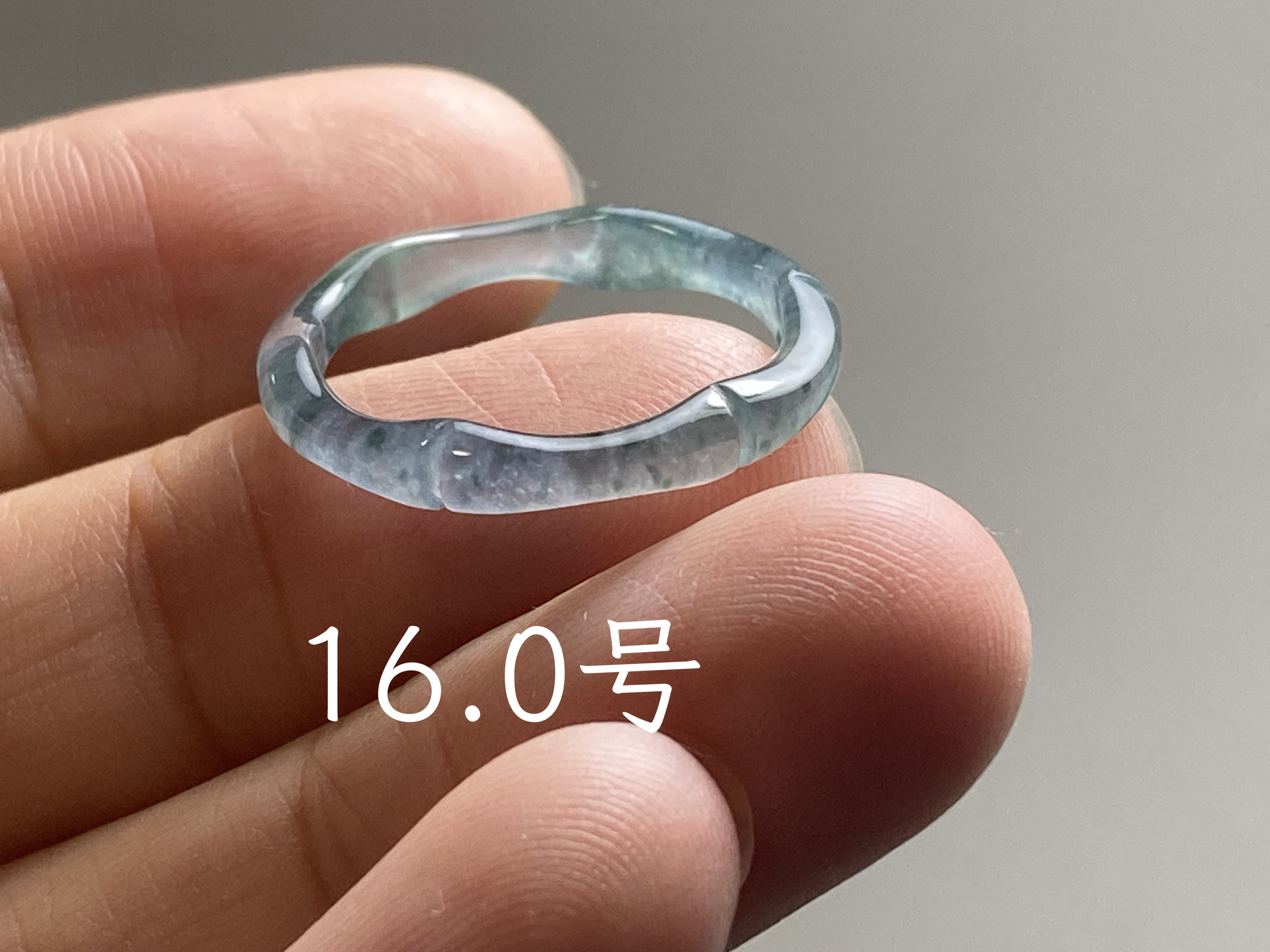 L14-183 高氷種 竹節 リング 高級感 薄青緑色 16.0号 グアテマラ産 A貨 本翡翠 くりぬき