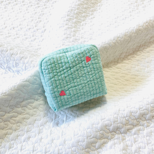 Sサイズ　mini heart　選べる　私のおやつポーチ　ヌビポーチ　ヌビ　保冷ポーチ ミニ　ひんやりご褒美　ハート刺繍 2枚目の画像