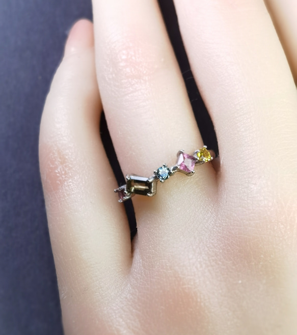 　天然宝石*上品でラグジュアリーな幾何学デザインの異形　シルバー製　ピンキーリング　 5枚目の画像