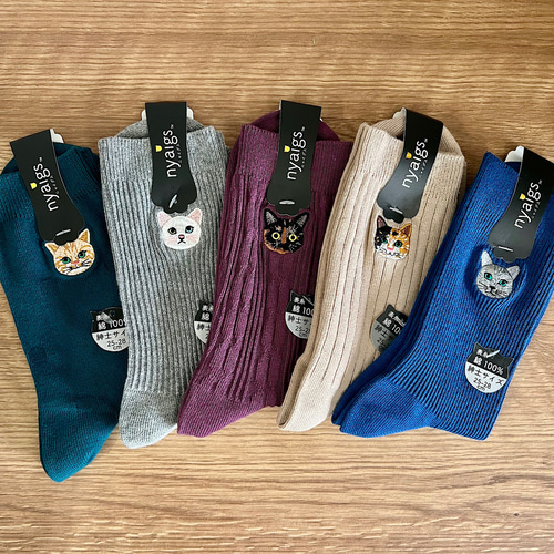 毛並みまで感じる猫刺繍の紳士靴下 おまとめ2〜4足 靴下 Reona Things