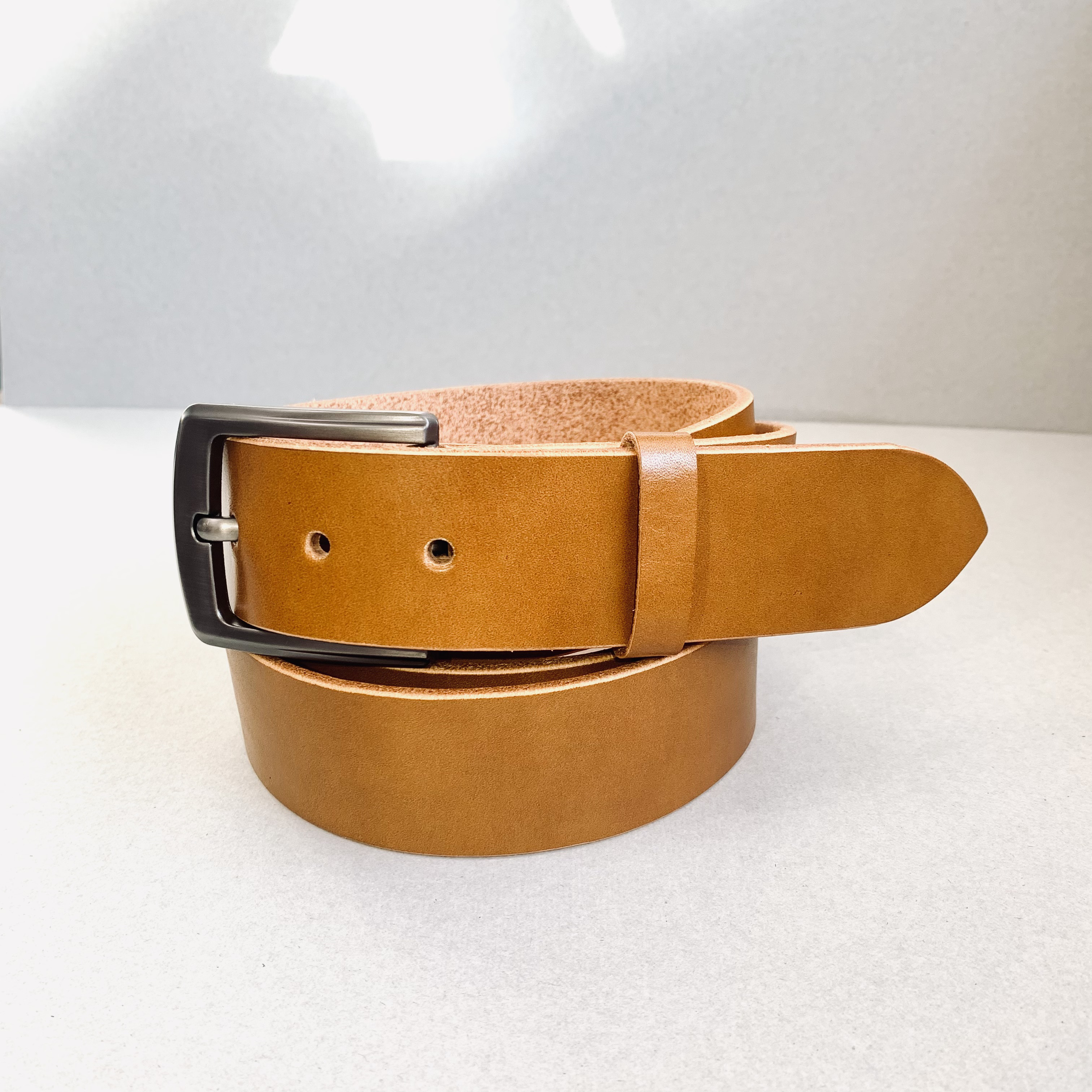 本革ベルト(巾40mm)帆型バックル付　/3点ネジ式/国産ヌメ