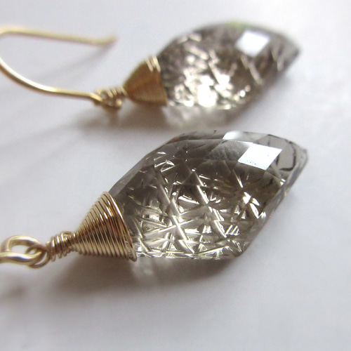 高品質】21mmバックカービング「スモーキークォーツ」14kgfピアス