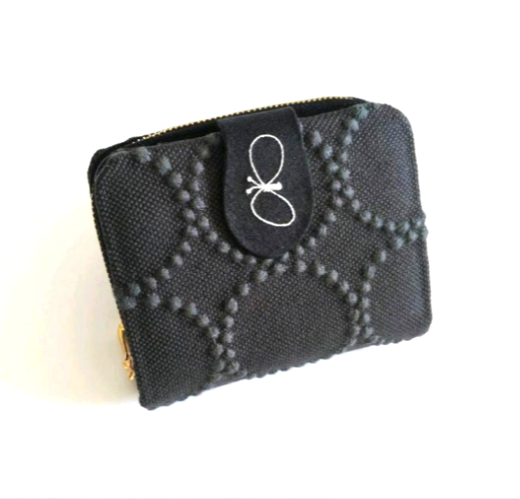 【受注製作】チャコール×グレー ベルト付き二つ折り財布 タンバリン ミナペルホネン