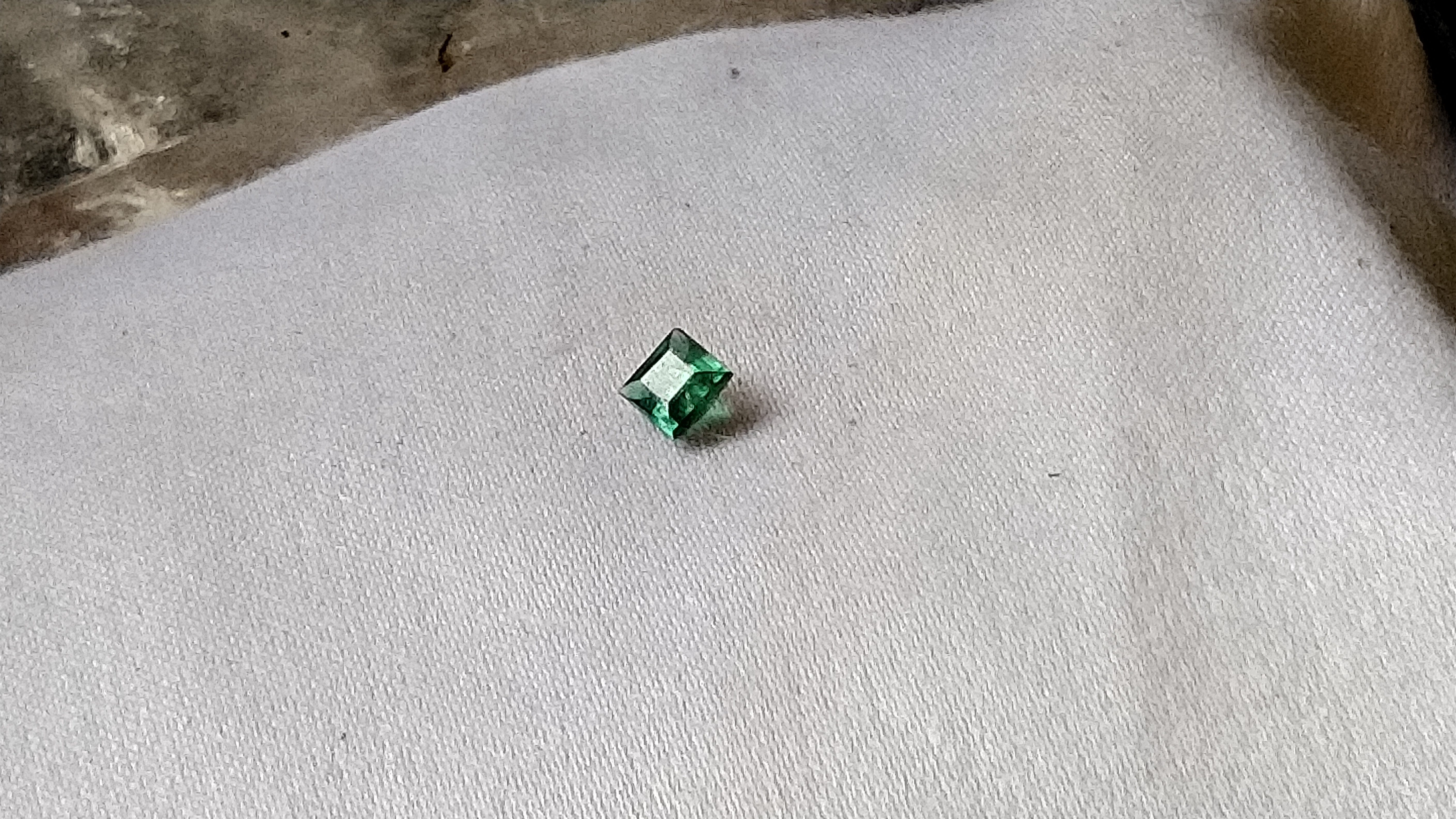 N.0010 0.27Ct パライバトルマリン ルース 超高品質 希少石 バターリャ産 一番人気のブラジル産